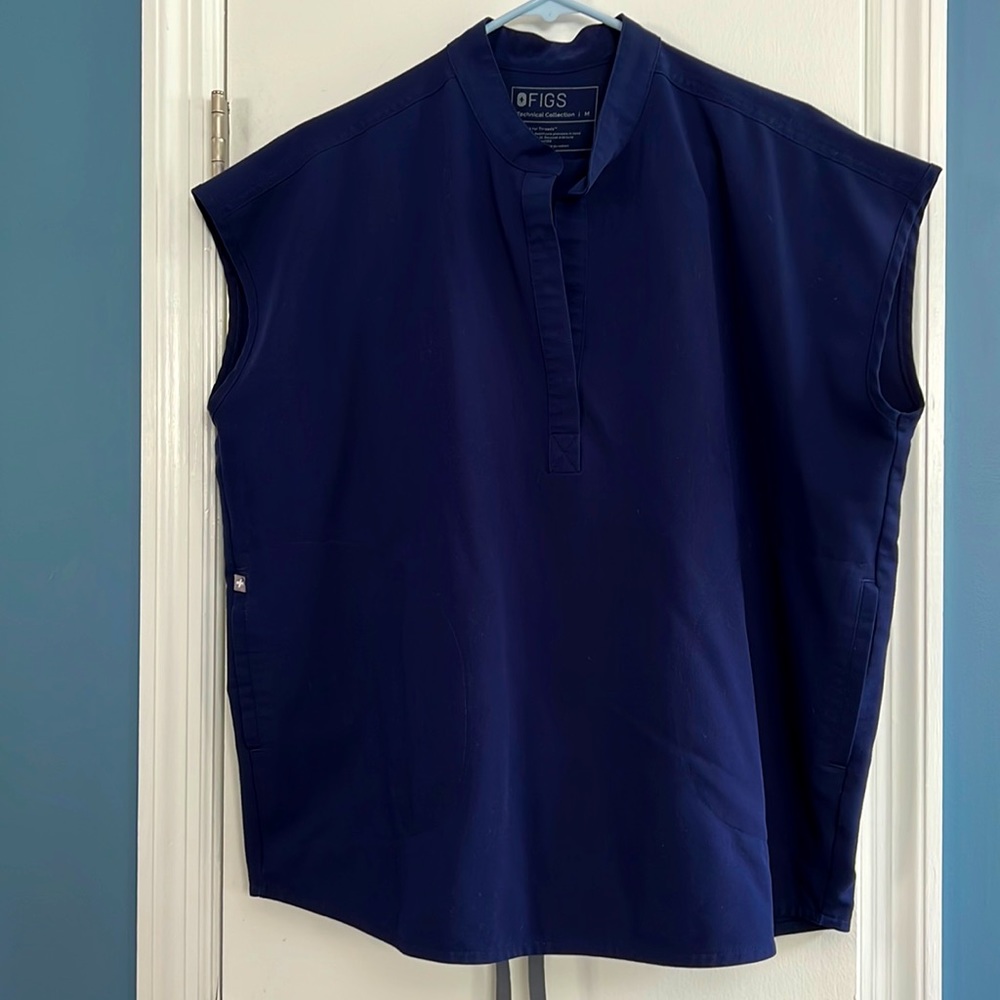 Women’s Navy Figs Scrub Set